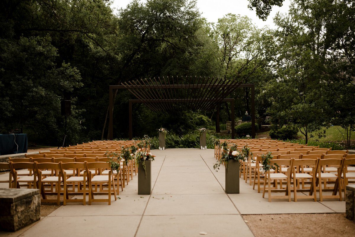 umlauf sculpture garden summer wedding inspiration