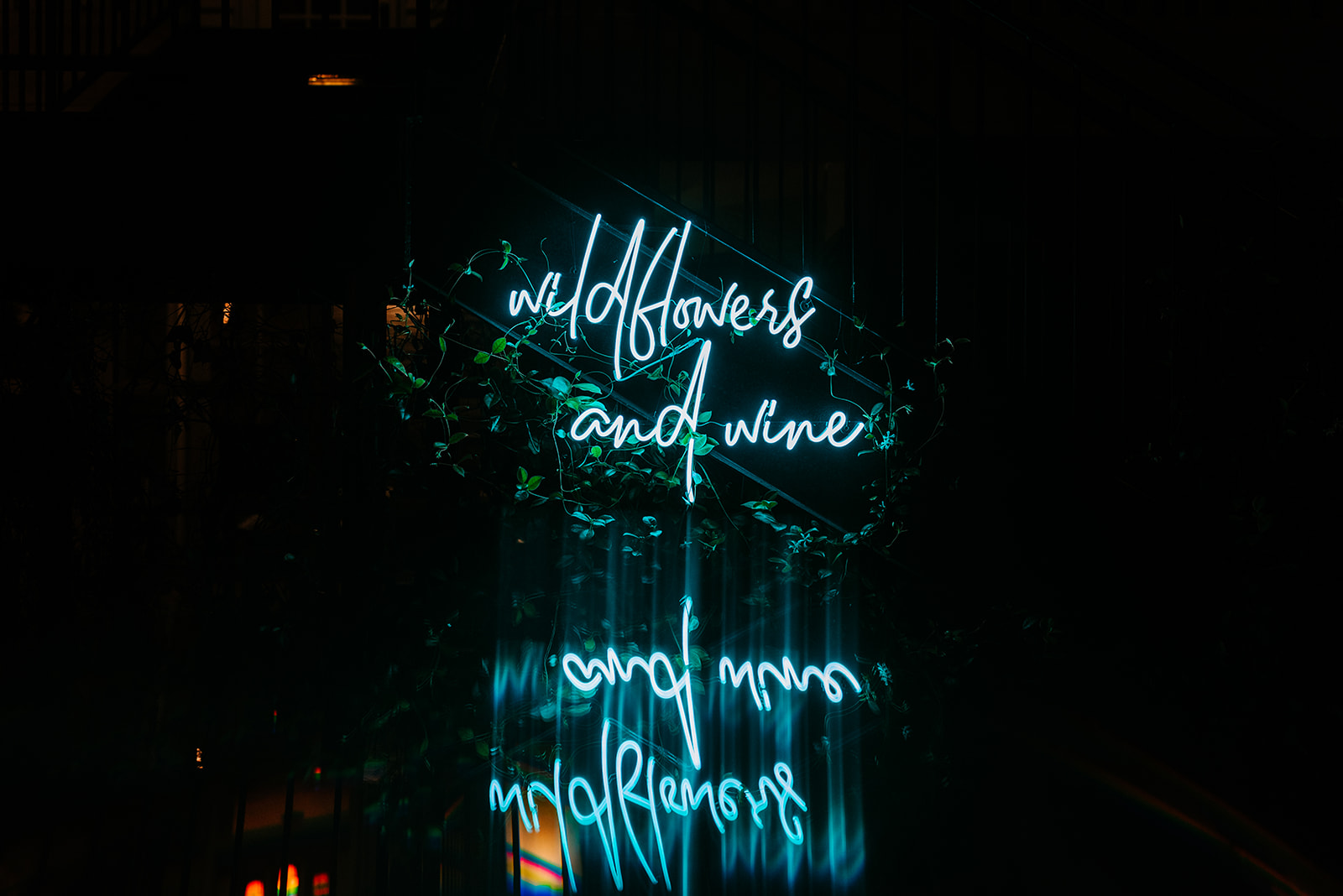 neon sign inspiration for wedding